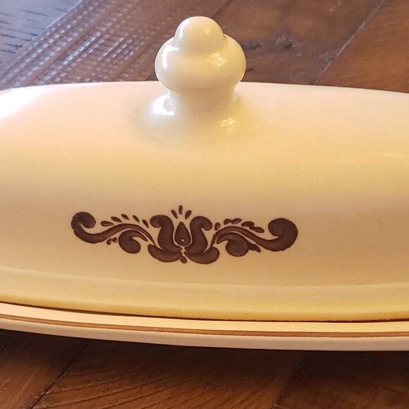 𝅺Pfaltzgraff Village 1970's Ceramic Butter Dish with Lid - RETIRED! - Picture 3 of 6